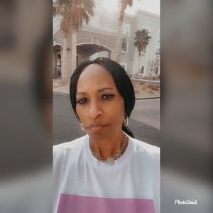 Meet your Posher, Debra